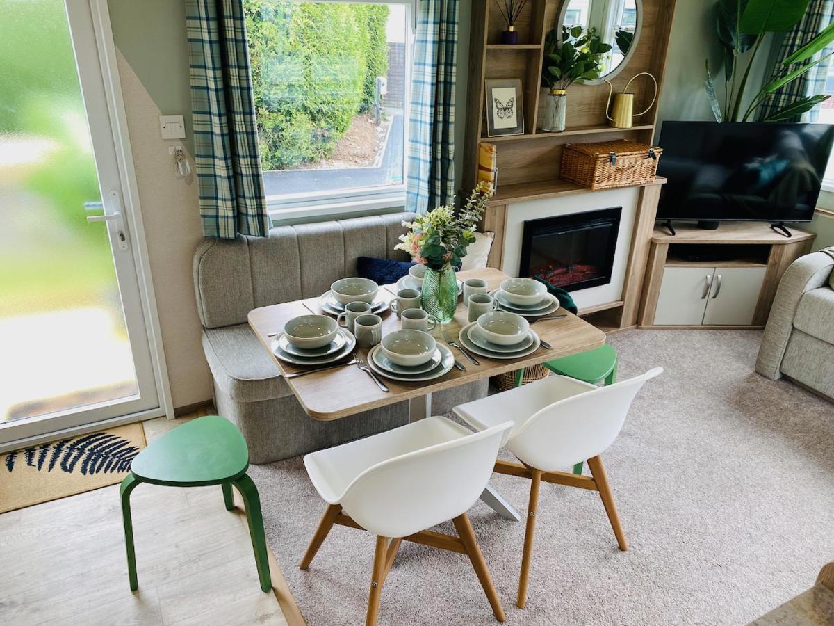 The Sanctuary Holiday Home - Escape The Ordinary Knaresborough Exteriör bild
