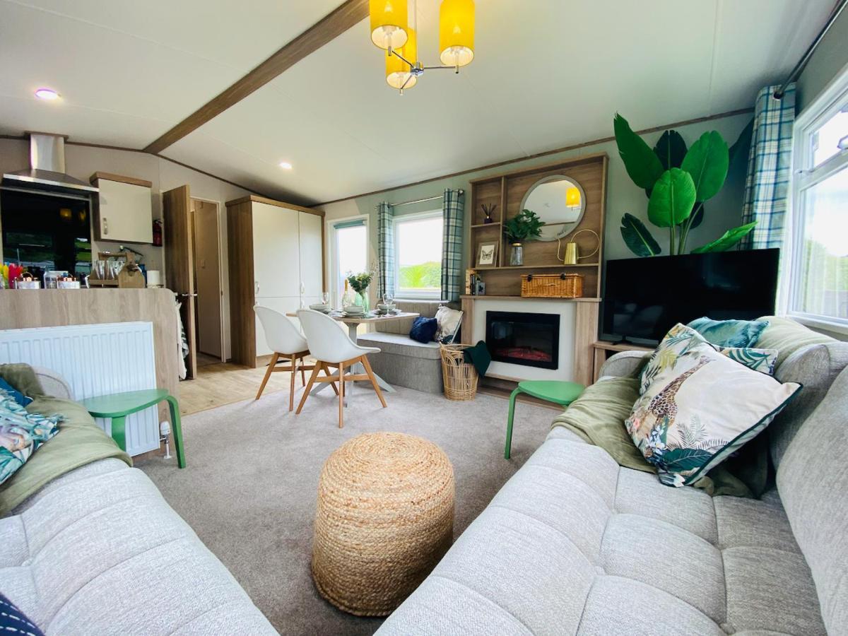 The Sanctuary Holiday Home - Escape The Ordinary Knaresborough Exteriör bild