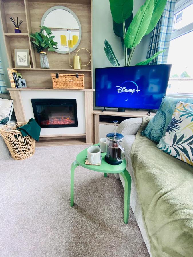 The Sanctuary Holiday Home - Escape The Ordinary Knaresborough Exteriör bild