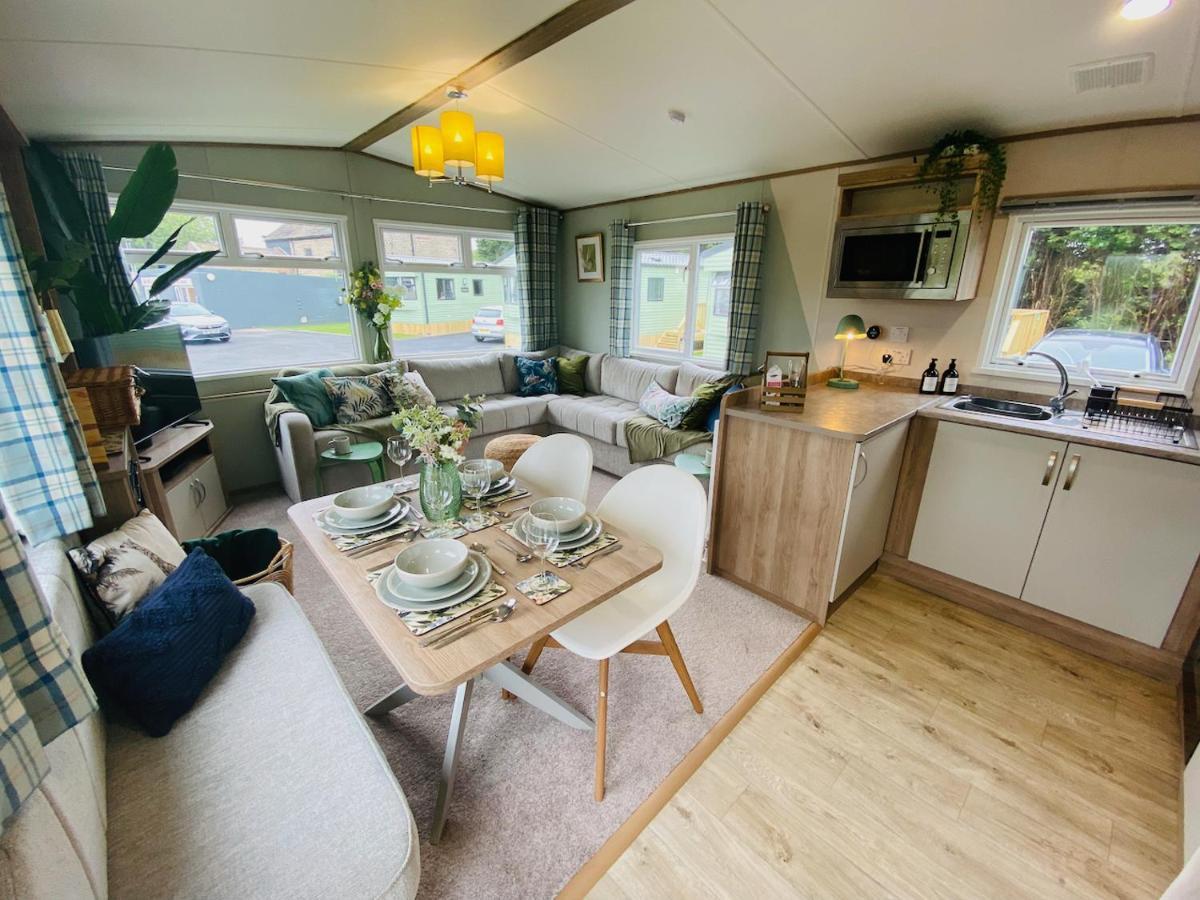 The Sanctuary Holiday Home - Escape The Ordinary Knaresborough Exteriör bild