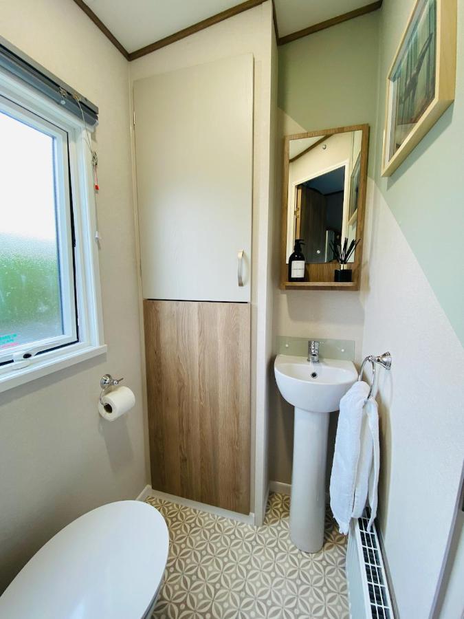 The Sanctuary Holiday Home - Escape The Ordinary Knaresborough Exteriör bild